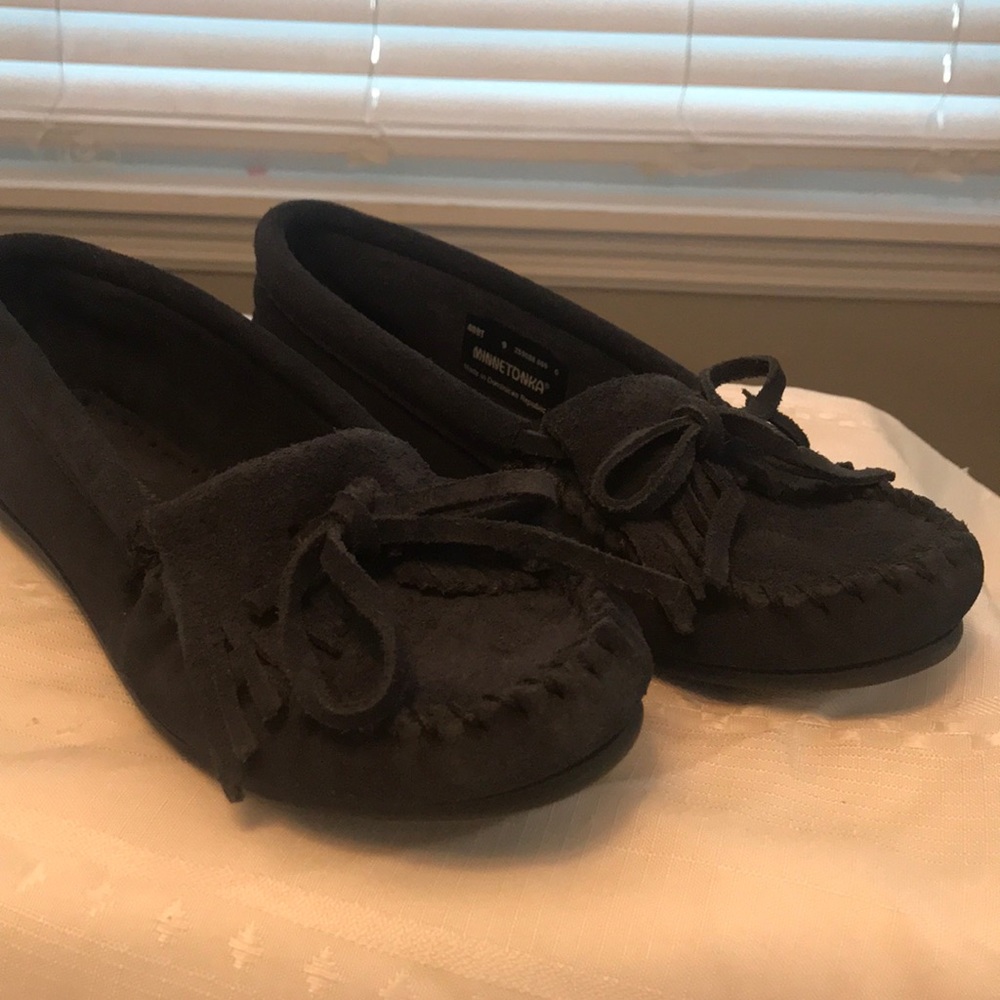 Minnetonka dark blue women’s loafers size 9